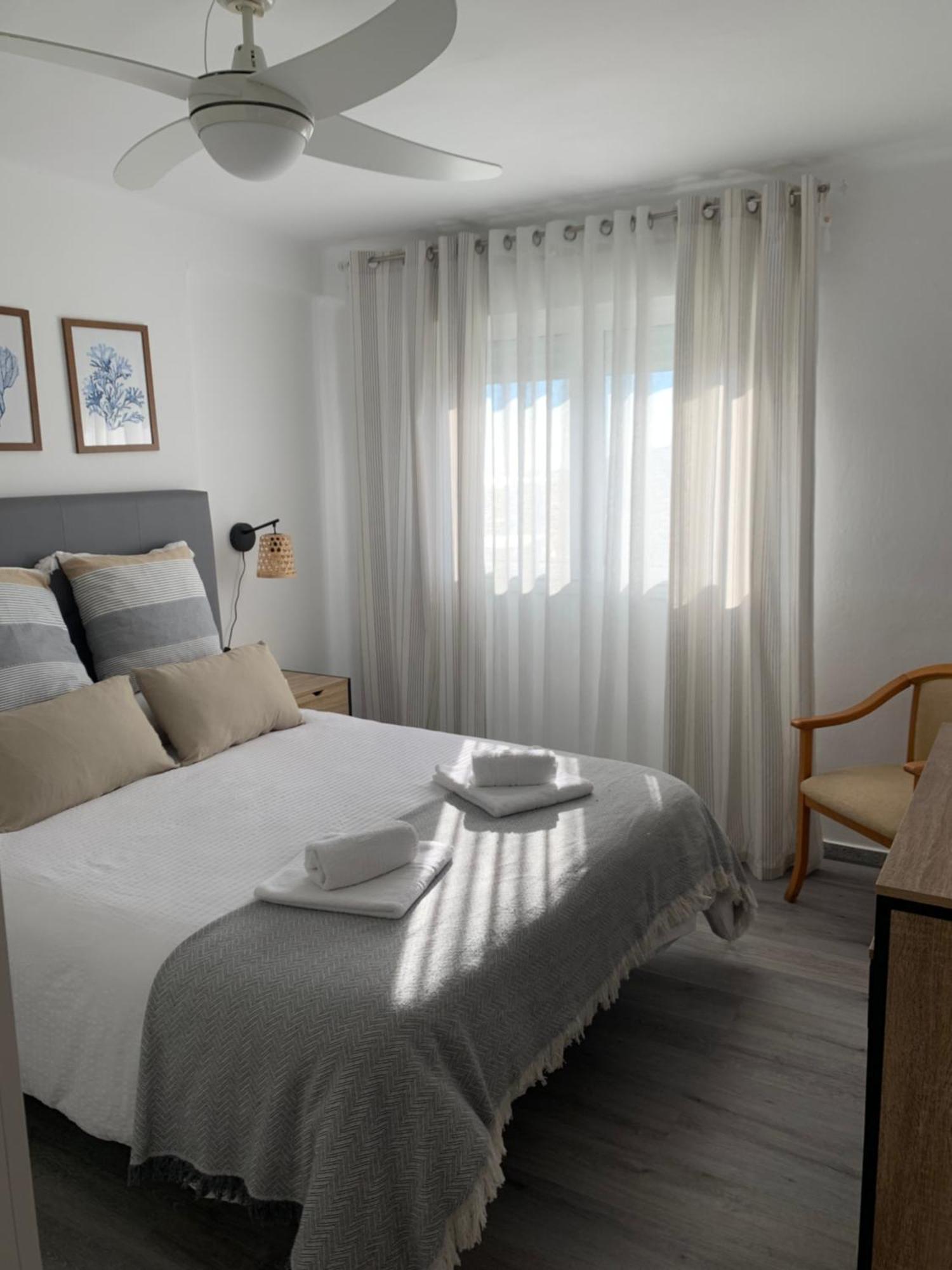 Apartamento Los Angeles Нерха Екстериор снимка